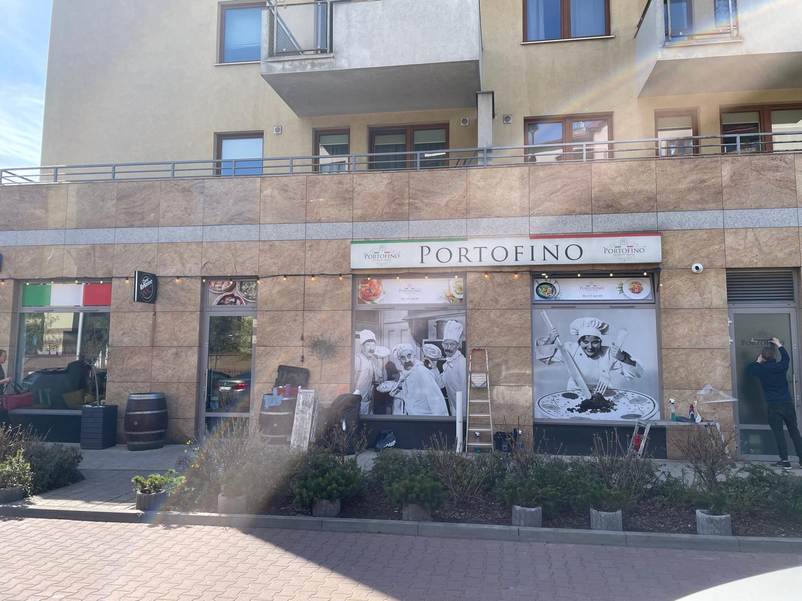 Oklejanie witryn restauracji